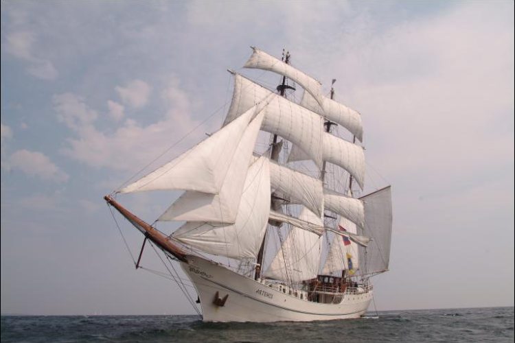 artemis tall ship